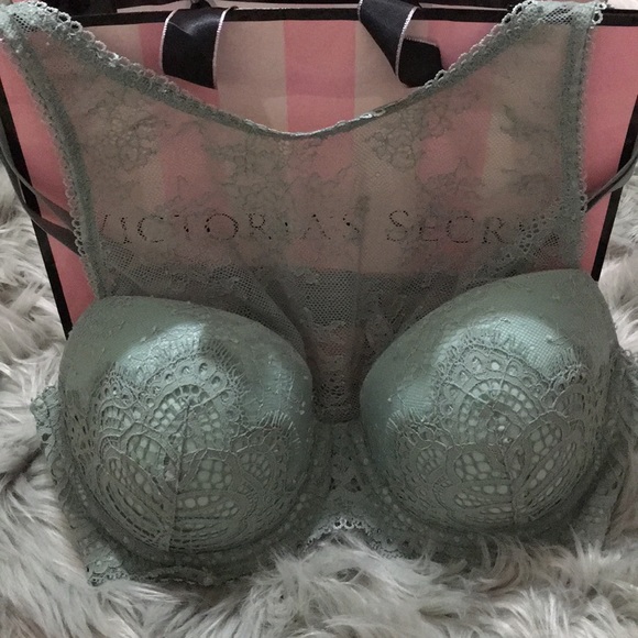 Victoria's Secret Bra 🌸🌸 - Picture 2 of 2